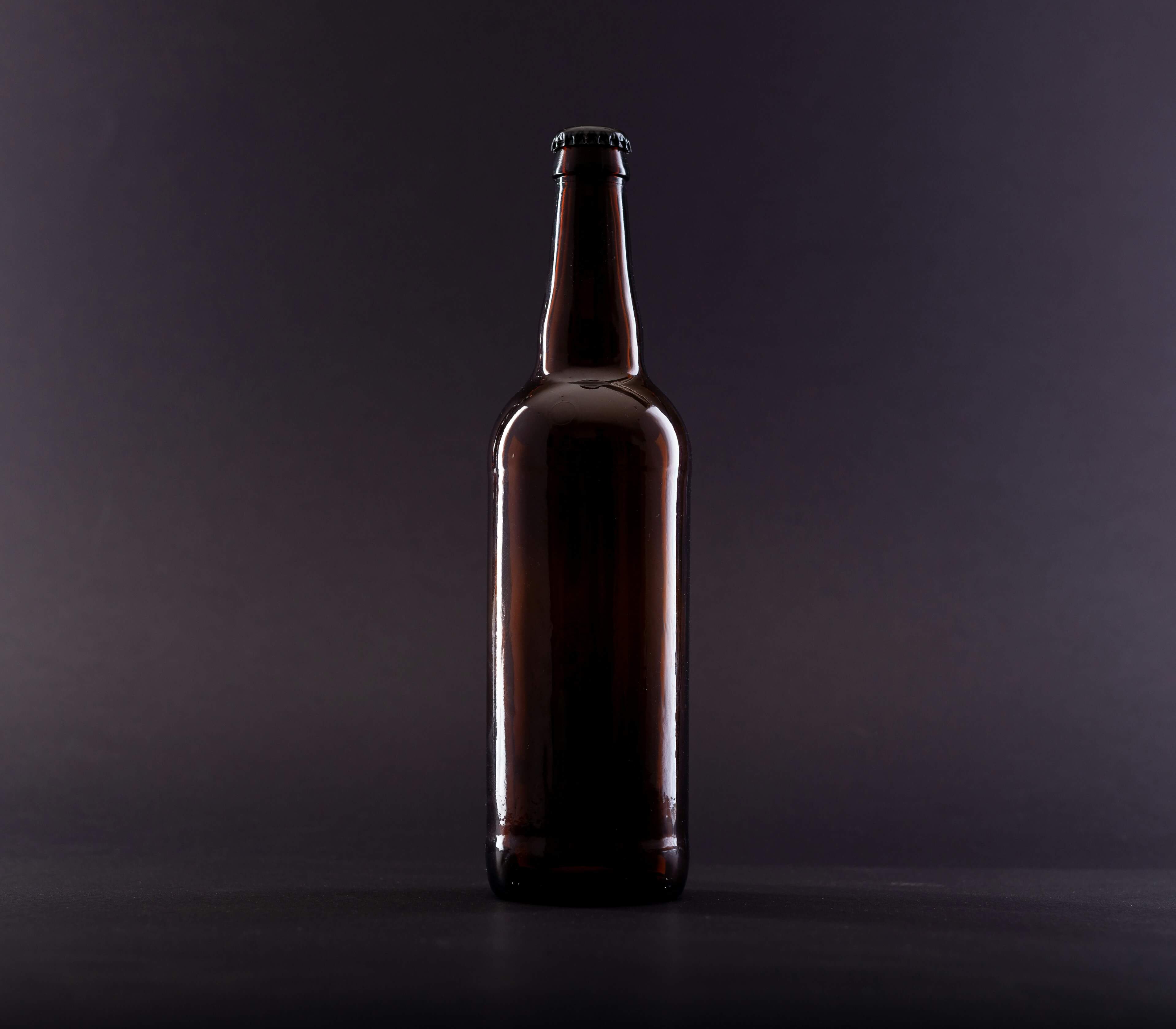 ¿Cómo se abre una botella de cerveza?