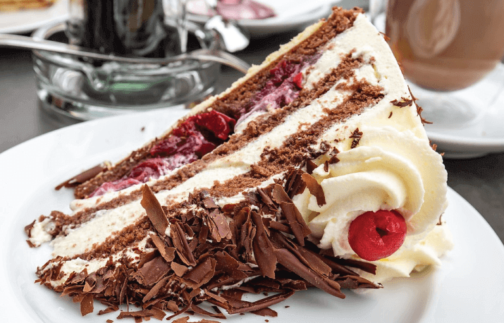 Schwarzwalder Kirschtorte Black Forest cake