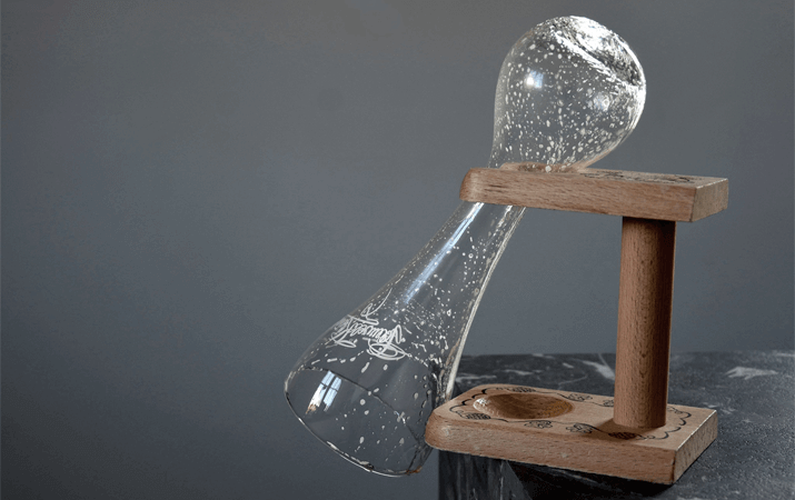 How do you wash a Kwak glass ?