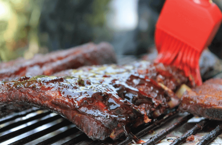 recette de ribs marinés à la bière au barbecue