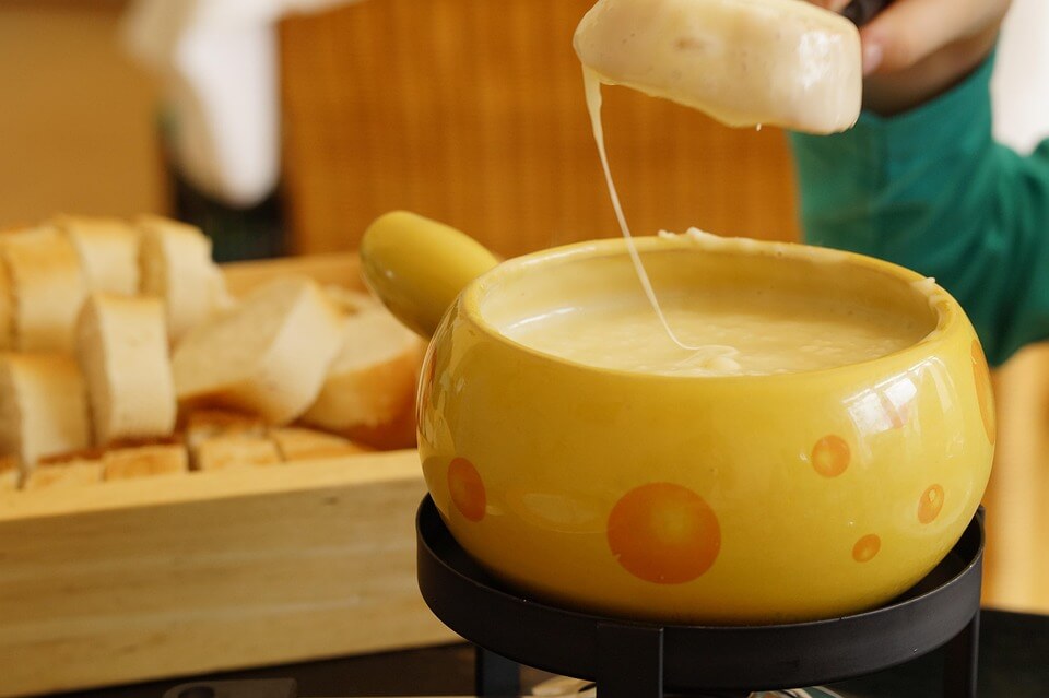 Our recipe for non-alcoholic beer fondue