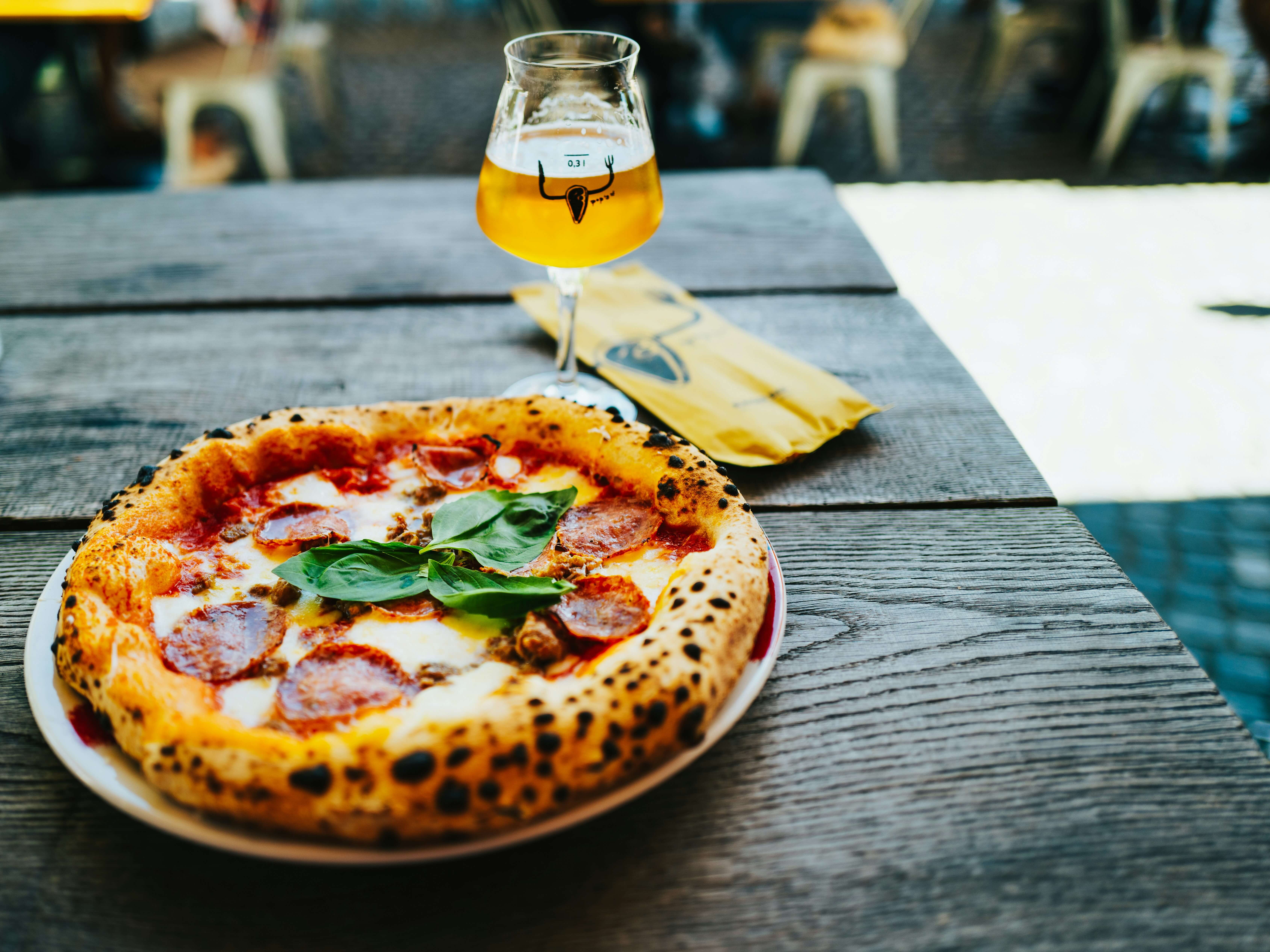 Recipe beer-flavored pizza with beer dough