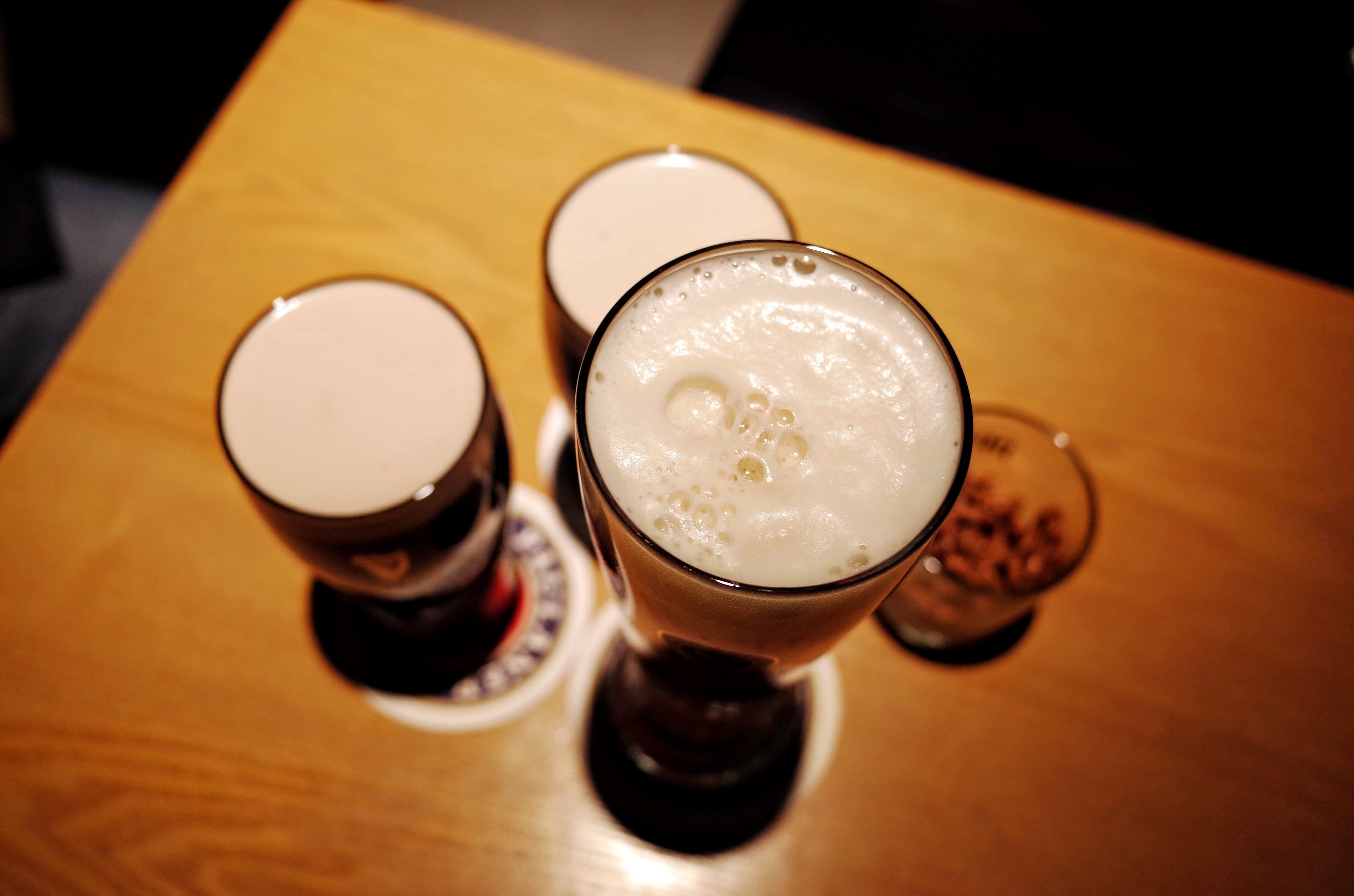 Why does beer foam ?